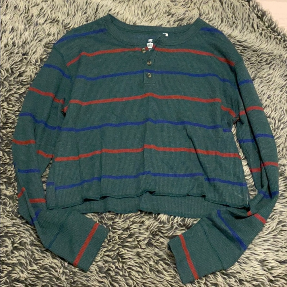 Multicolor cropped Henley-style top